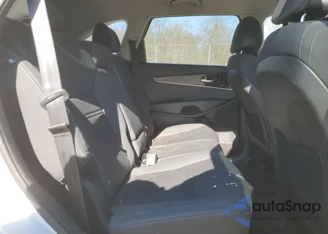 2016 Kia Sorento Lx z USA, uszkodzony, nr VIN 5XYPG4A39GG055111